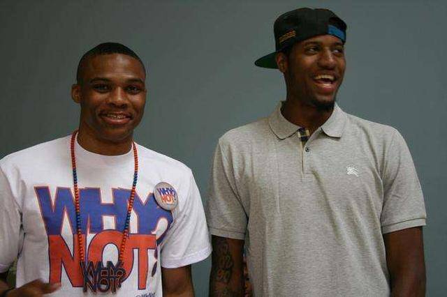 自杀事件后两年，贝卡-贝卡重回赛场并再度取得进球（自杀风波过去两年，贝卡-贝卡重返赛场再度破门）