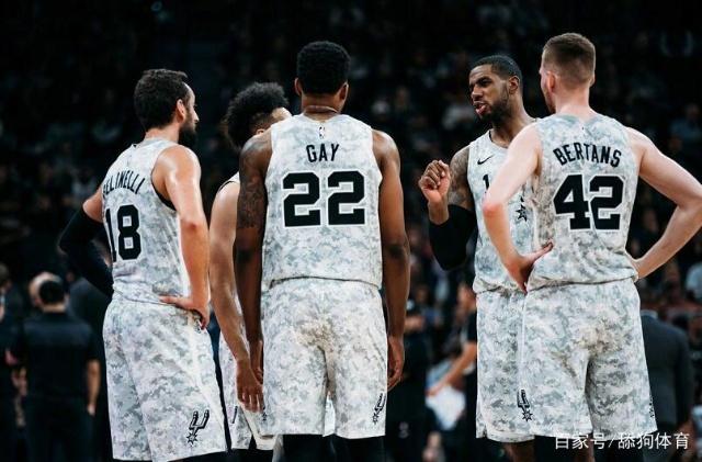 美媒：尼克斯补强瞄准迪温琴佐和阿尔瓦拉多，且已与对方球队接触（美媒：尼克斯将迪温琴佐与阿尔瓦拉多列为补强目标，已与其所属球队展开洽谈）