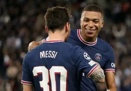 拜仁2025年至今德甲客场不败，距离队史第3次全年不败还差2场（2025年至今拜仁德甲客场零失利，距队史第三次全年不败仅差两场）