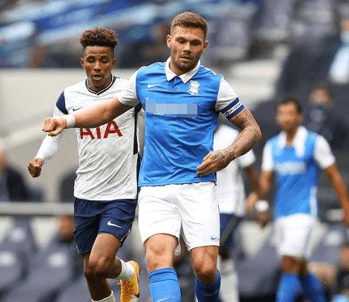 巴萨2-1逆转法兰克福，孔德头球双响，亚马尔、拉什福德送助攻（巴萨2-1翻盘法兰克福，孔德双头破门，亚马尔与拉什福德献助攻）