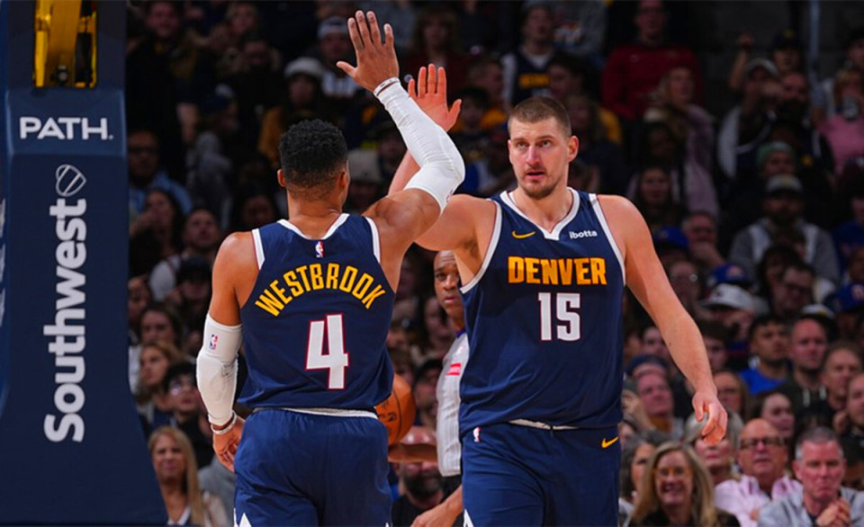 拜仁客战斯图加特：雅克松、金玟哉首发，乌尔比希出战（拜仁客场对阵斯图加特：雅克松、金玟哉先发，乌尔比希登场）