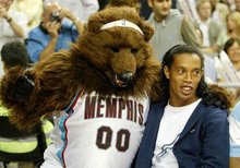 迭戈-莱昂：我几乎与所有球员进行了交谈，他们为我提供建议（迭戈-莱昂：几乎与所有球员交流，收获大量建议）