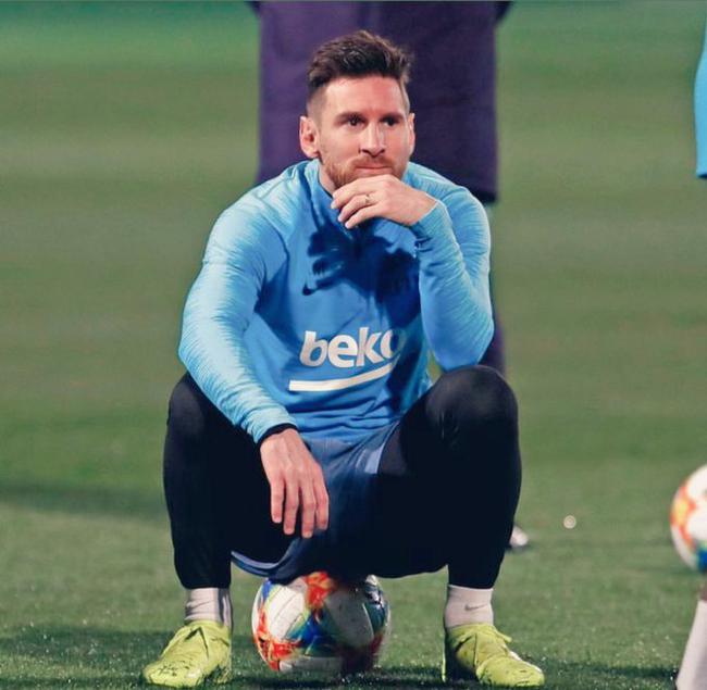 萨默尔：拜仁是德国足球的标杆，每名球员都全力为球队付出（萨默尔：拜仁堪称德国足球标杆，全员为球队倾尽全力）