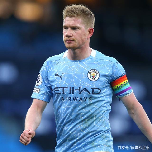 西媒：埃里克-加西亚因上半场面部受撞击后头晕在半场被换（西媒：埃里克-加西亚上半场面部受撞致头晕，中场被换下）